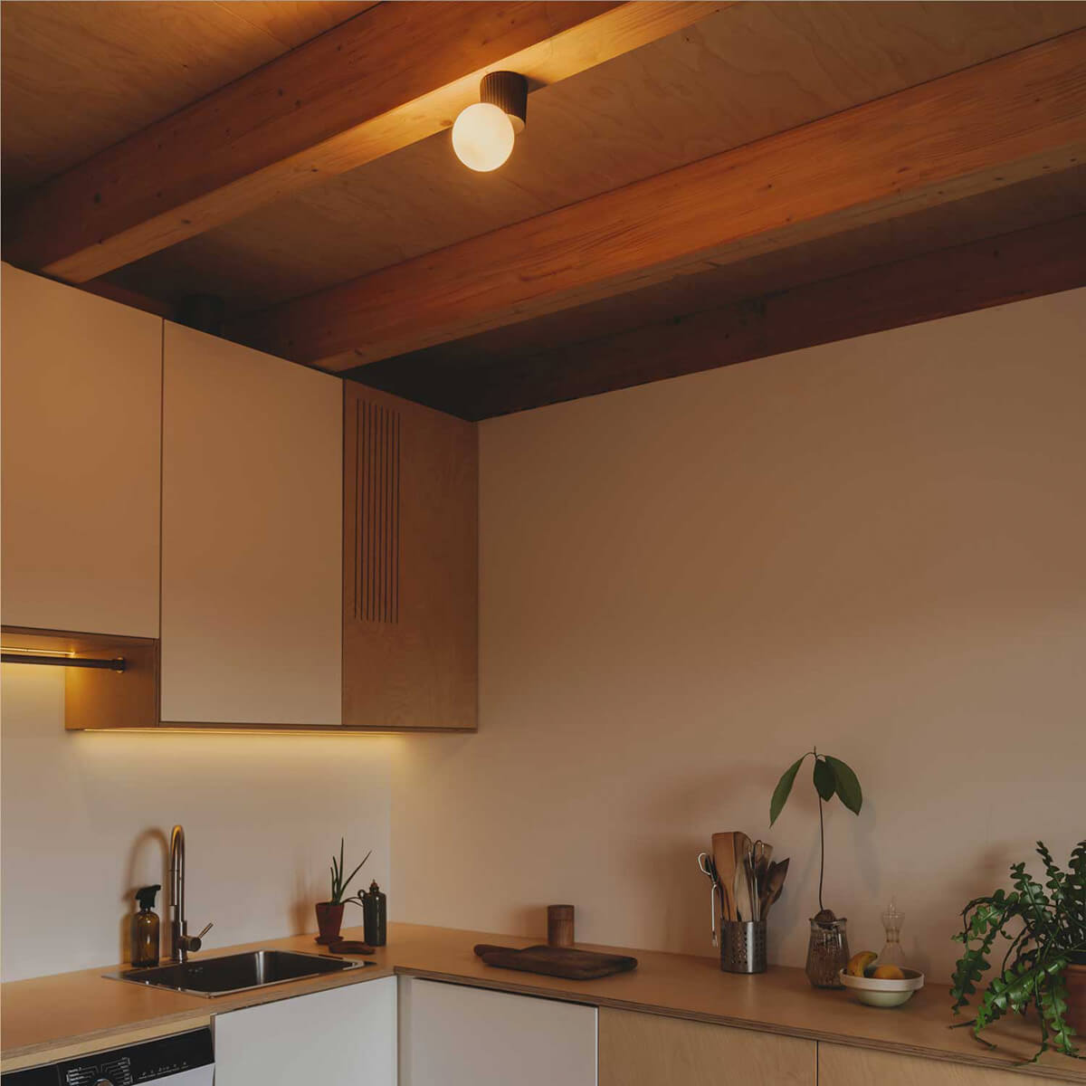 Milan Land Wand- / Deckenleuchte, anthrazit