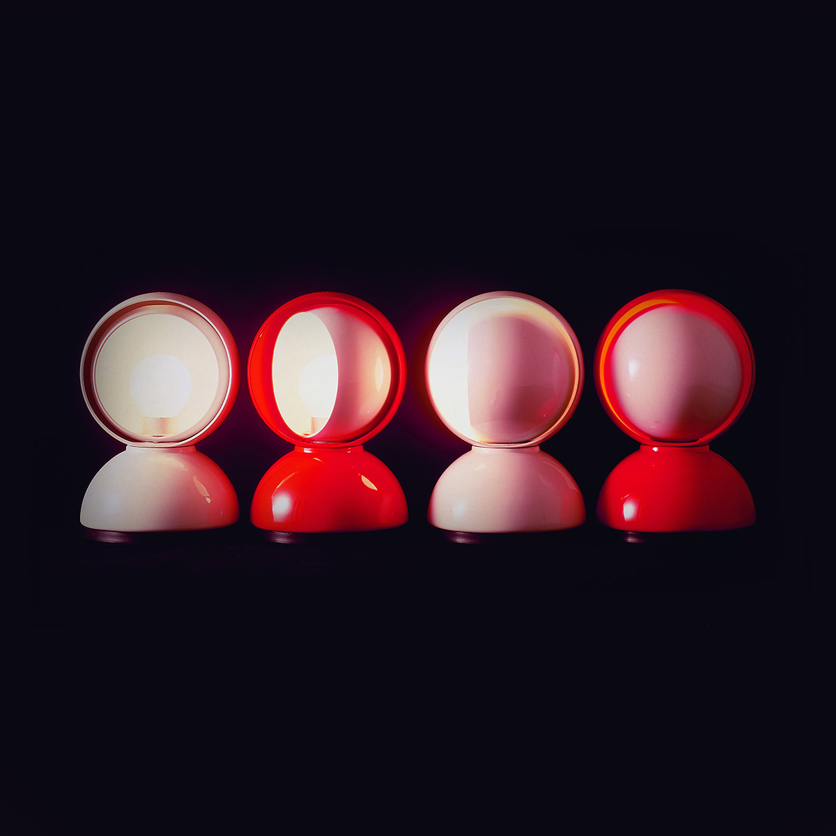 Artemide Eclisse Tavolo, weiß und rot glänzend