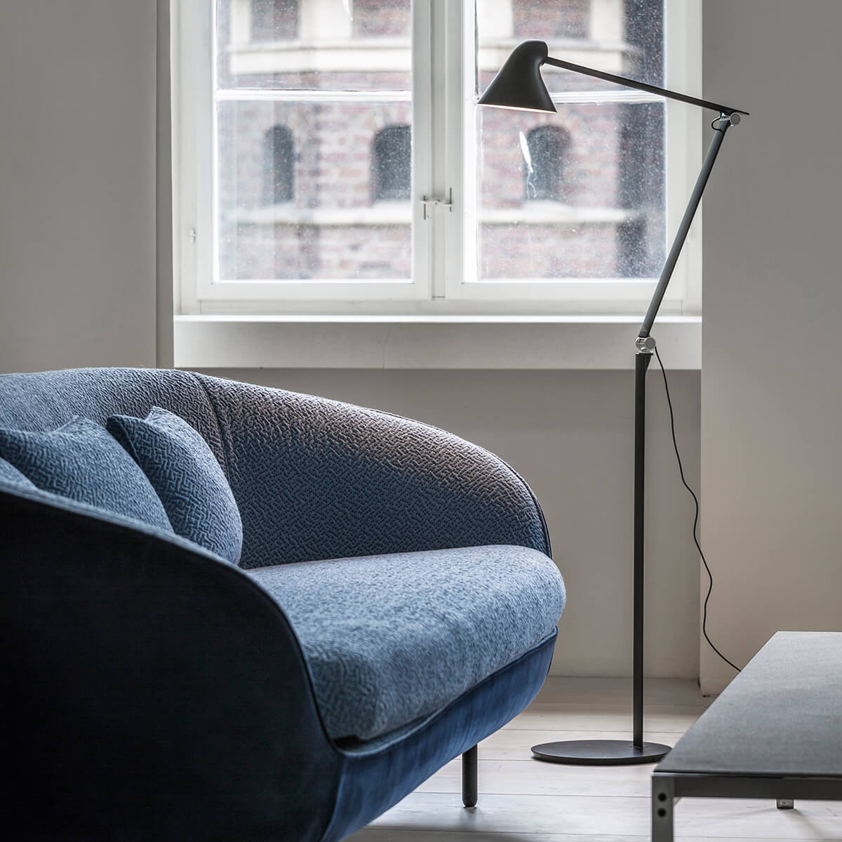 Louis Poulsen NJP LED Stehleuchte, schwarz