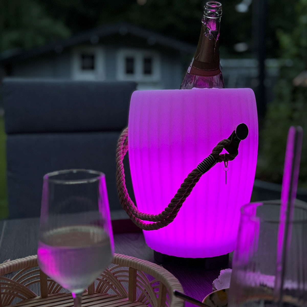 Joouls The Joouly Bowl M LED Akkuleuchte mit optionalem Tauwerkgriff, beige natur (©Leuchtenland.com)