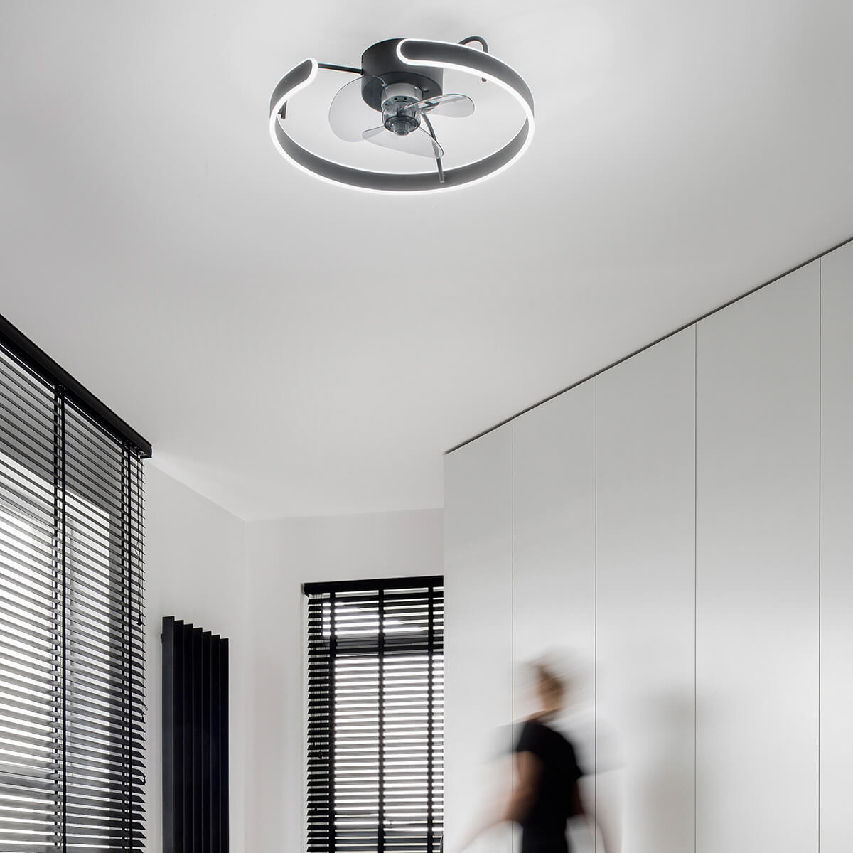 Fabas Luce Savoy Deckenventilator mit Licht, schwarz