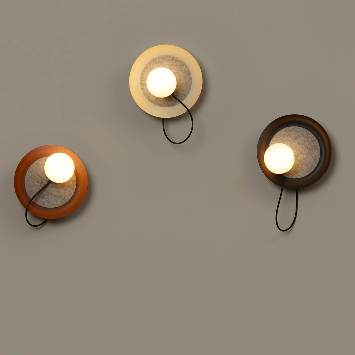 Milan Wire Wandleuchte, Ø: 24 cm, Kupfer, nerzfarben und anthrazitgrau (v.l.n.r)