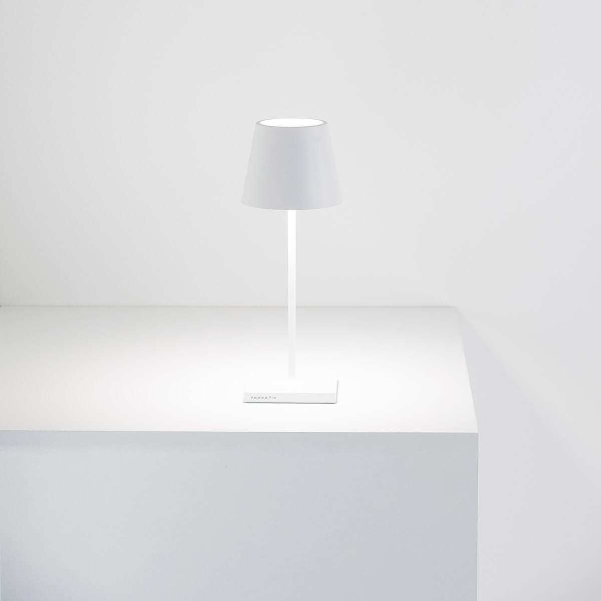 Zafferano AiLati Poldina Mini Pro LED Akkuleuchte, weiß