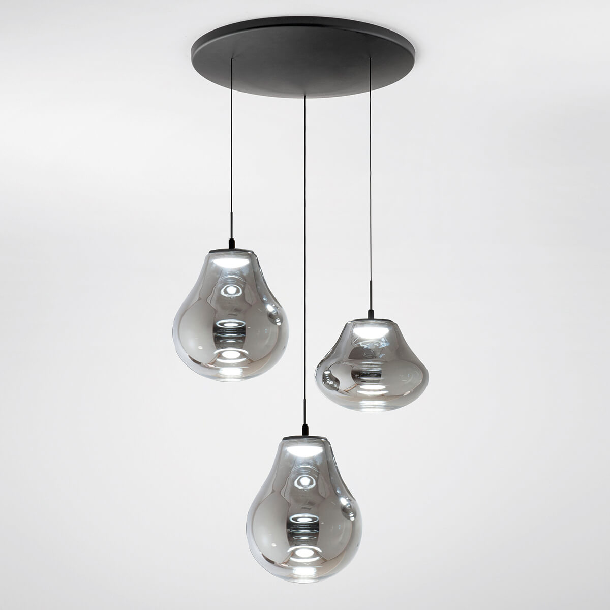 Fabas Luce Deva LED Pendelleuchte, 3-flg., mit Rondell, grau
