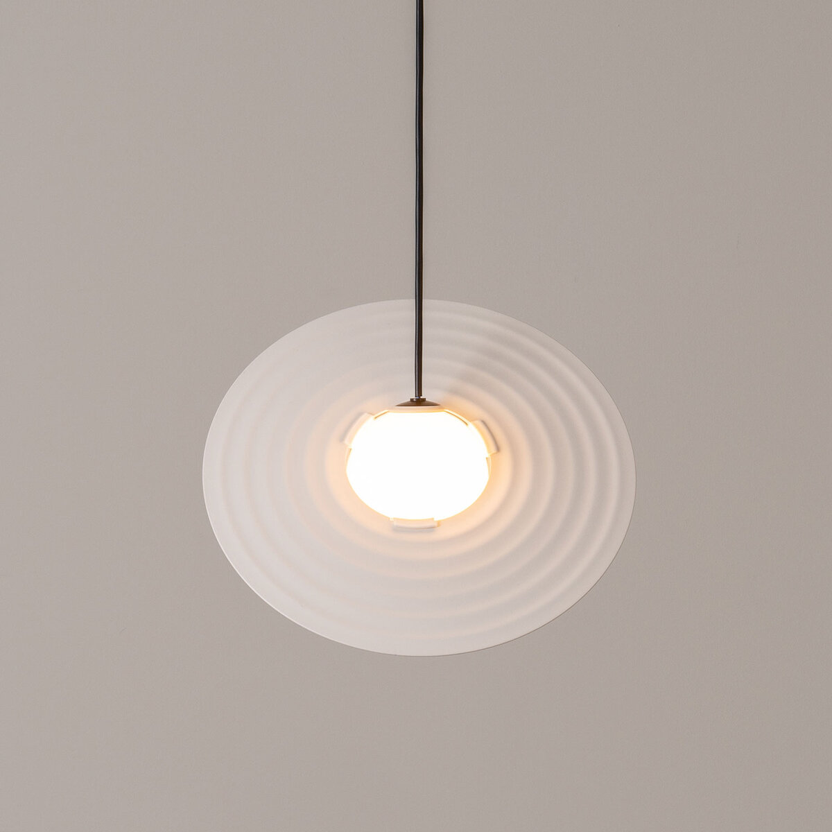 Milan Symphony Pendelleuchte, Ø: 30 cm, nerzfarben