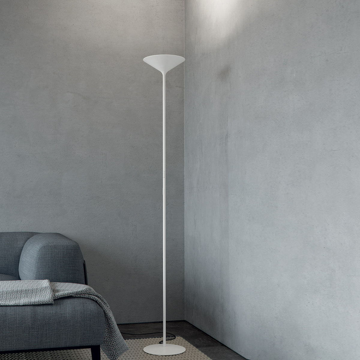Rotaliana Dry F1 LED Stehleuchte, weiß matt