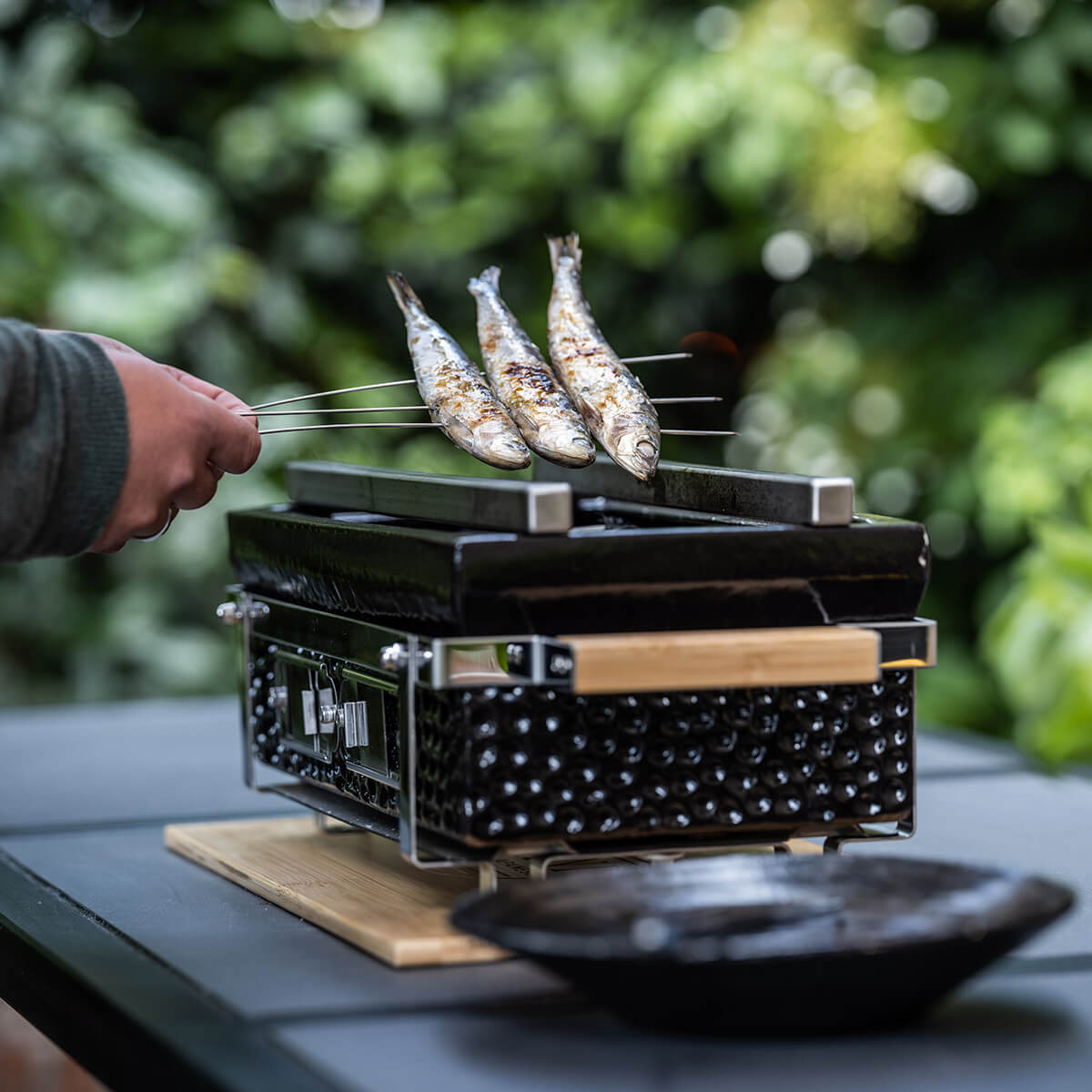 Yakiniku Yakitori Grillspieße, 20 Stück, mit dem Yakiniku Shichirin Grill, eckig, und den Yakitori Edelstahlstangen (separat erhältlich)
