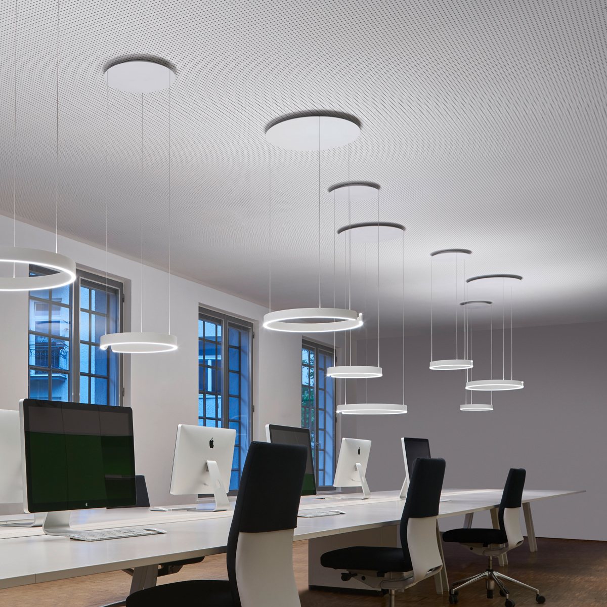 Occhio Mito sospeso 60 var up wide LED Pendelleuchte und Mito sospeso 40 var up wide LED Pendelleuchte, weiß matt