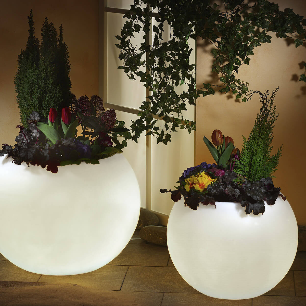 Epstein-Design Flora Dekoleuchte / Pflanztopf, weiß