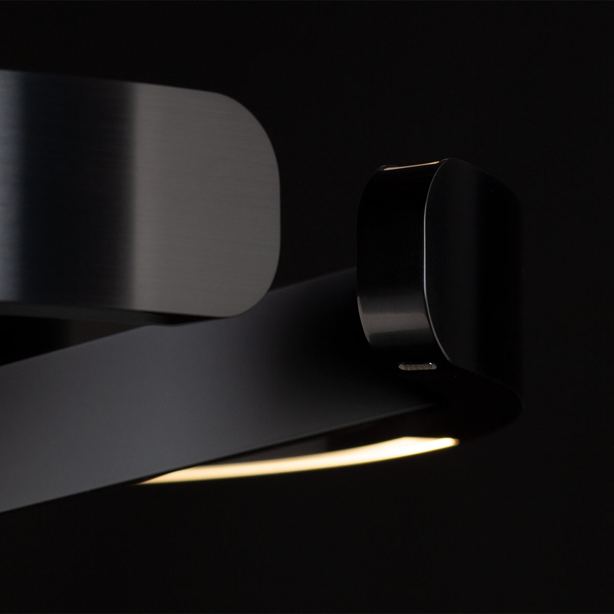 Occhio Gioia equilibrio "air" Tischleuchte, schwarz matt, Kopf: black phantom (©Leuchtenland.com)