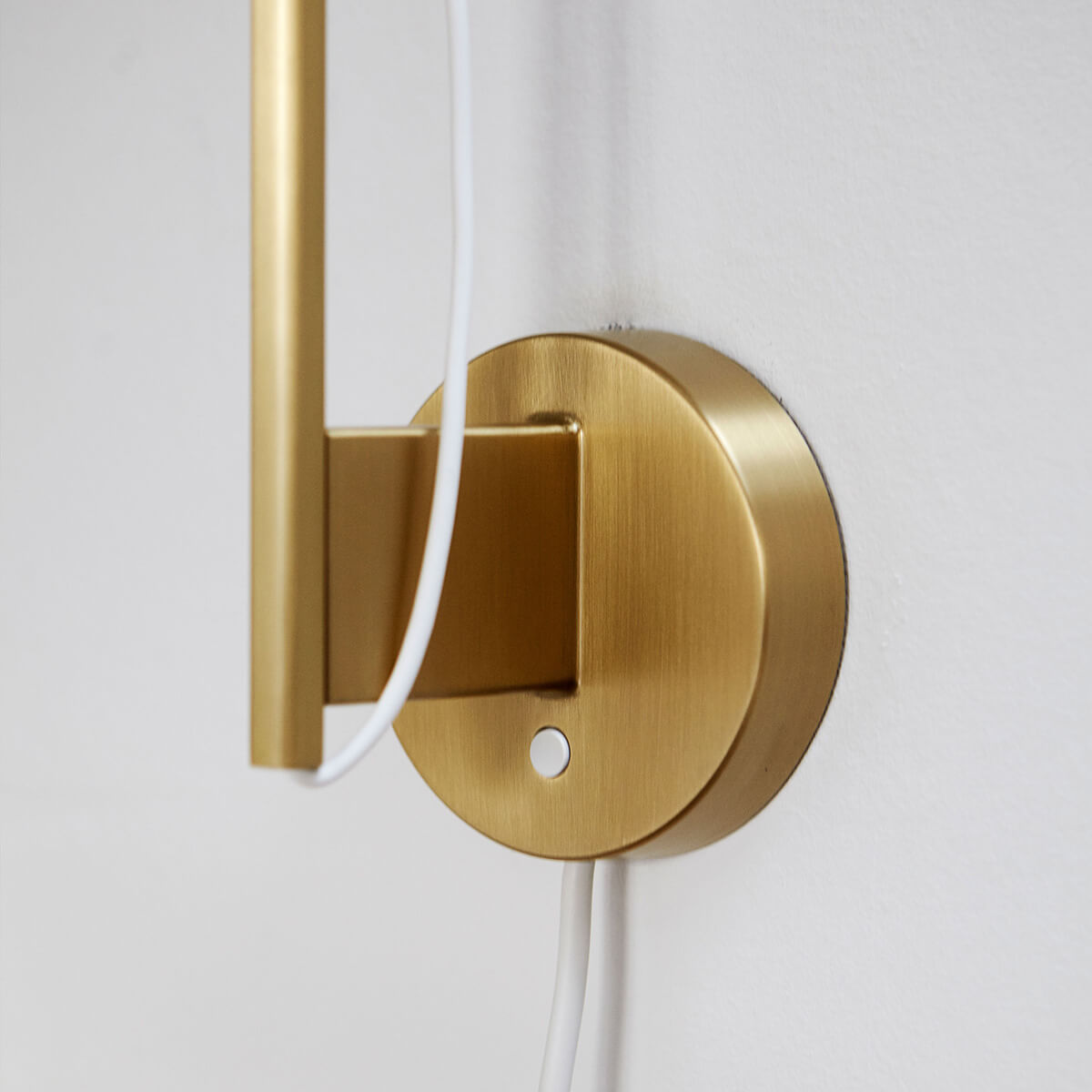 Louis Poulsen Yuh Brass LED Wandleuchte, Messing / weiß
