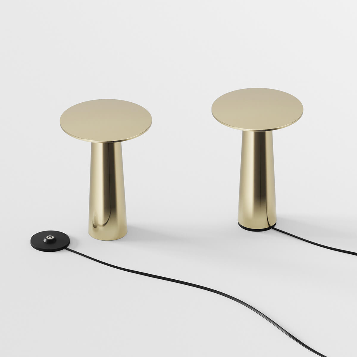 IP44.DE Lix mini LED Akkuleuchte, Dim-to-Amber, brass (Messing) (Ladestation inbegriffen)