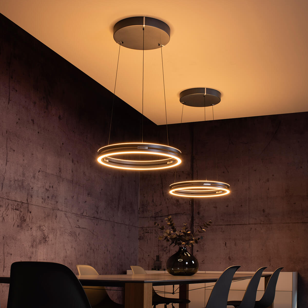 PURE E-Loop LED Pendelleuchte mit e-LIFT und CCT