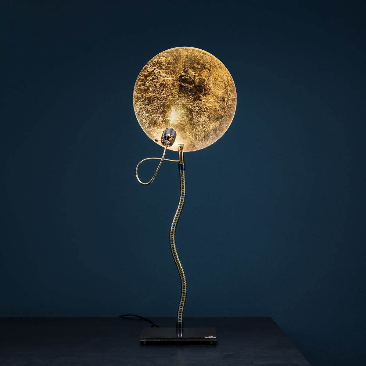 Catellani & Smith Luci d'Oro T Tischleuchte, Gold (eingeschaltet) (Foto: Nava-Rapacchietta)