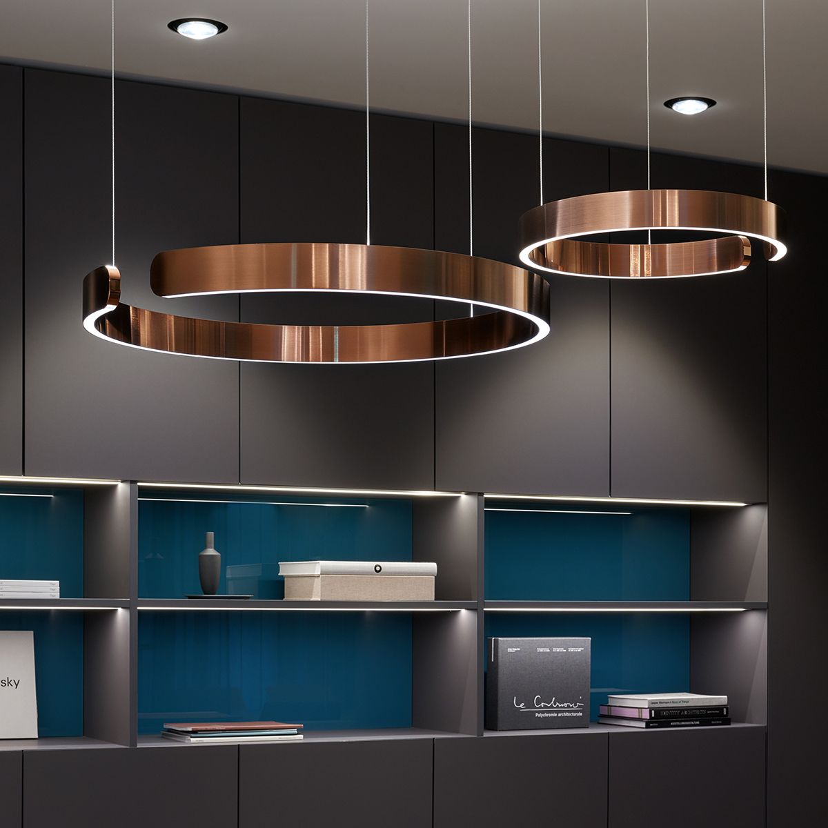 Occhio Mito sospeso 40 var up narrow LED Pendelleuchte und Mito sospeso 60 var up narrow LED Pendelleuchte, Roségold