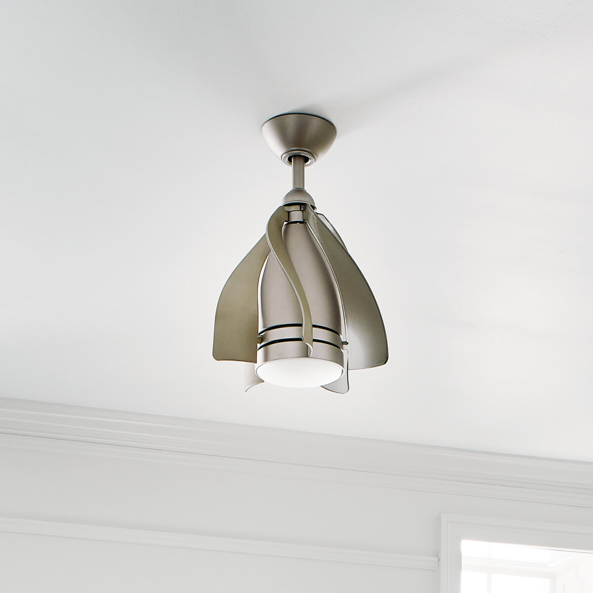 Elstead Lighting Kichler Terna Deckenventilator mit Licht, Nickel matt / champagner