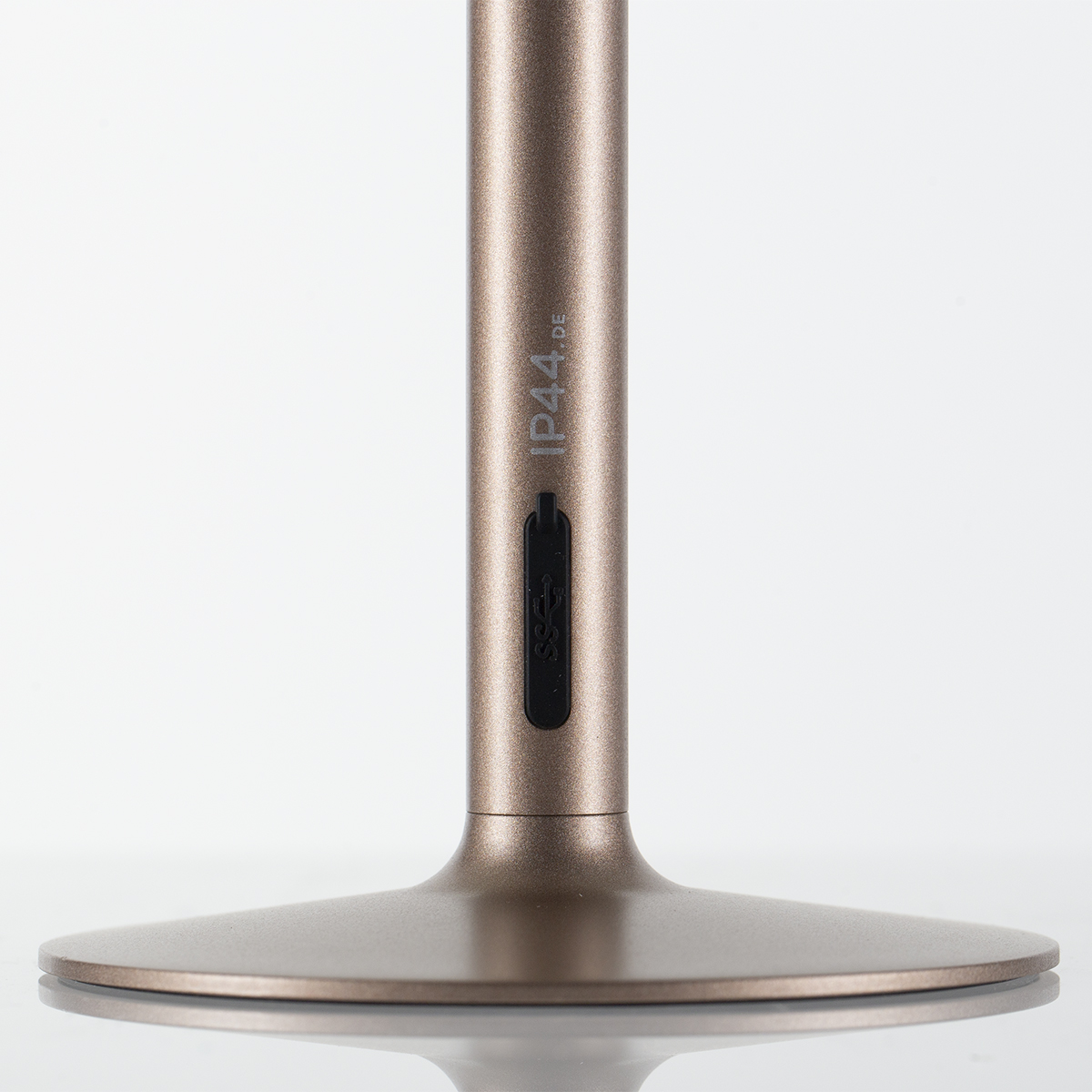 IP44.DE Glim LED Akkuleuchte, bright bronze (Bronze), Sockel (©Leuchtenland.com)