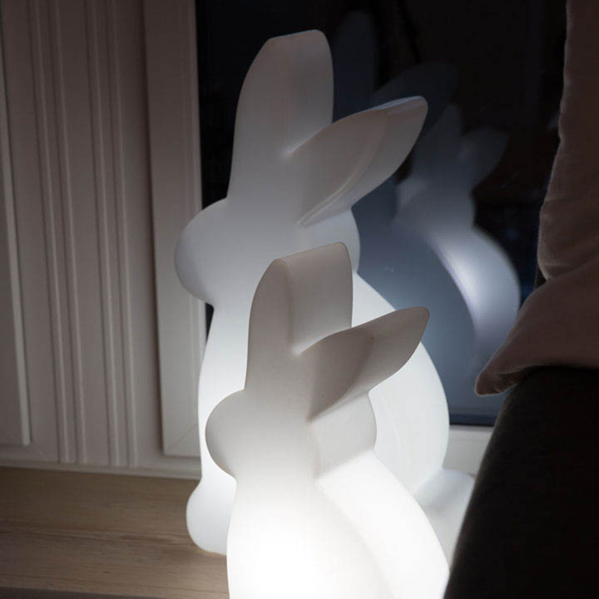 8 seasons design Shining Rabbit RGB LED Dekoleuchte, Höhe: 50 und 70 cm, weiß