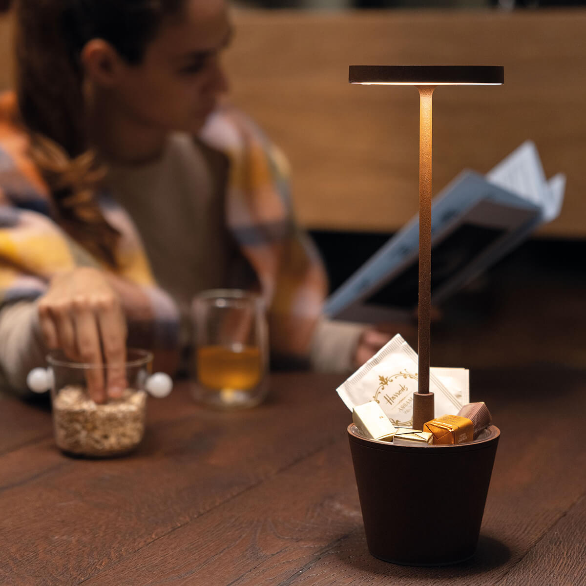 Zafferano AiLati Poldina Reverso Pro LED Akkuleuchte, Corten (Dekoration nicht inbegriffen)
