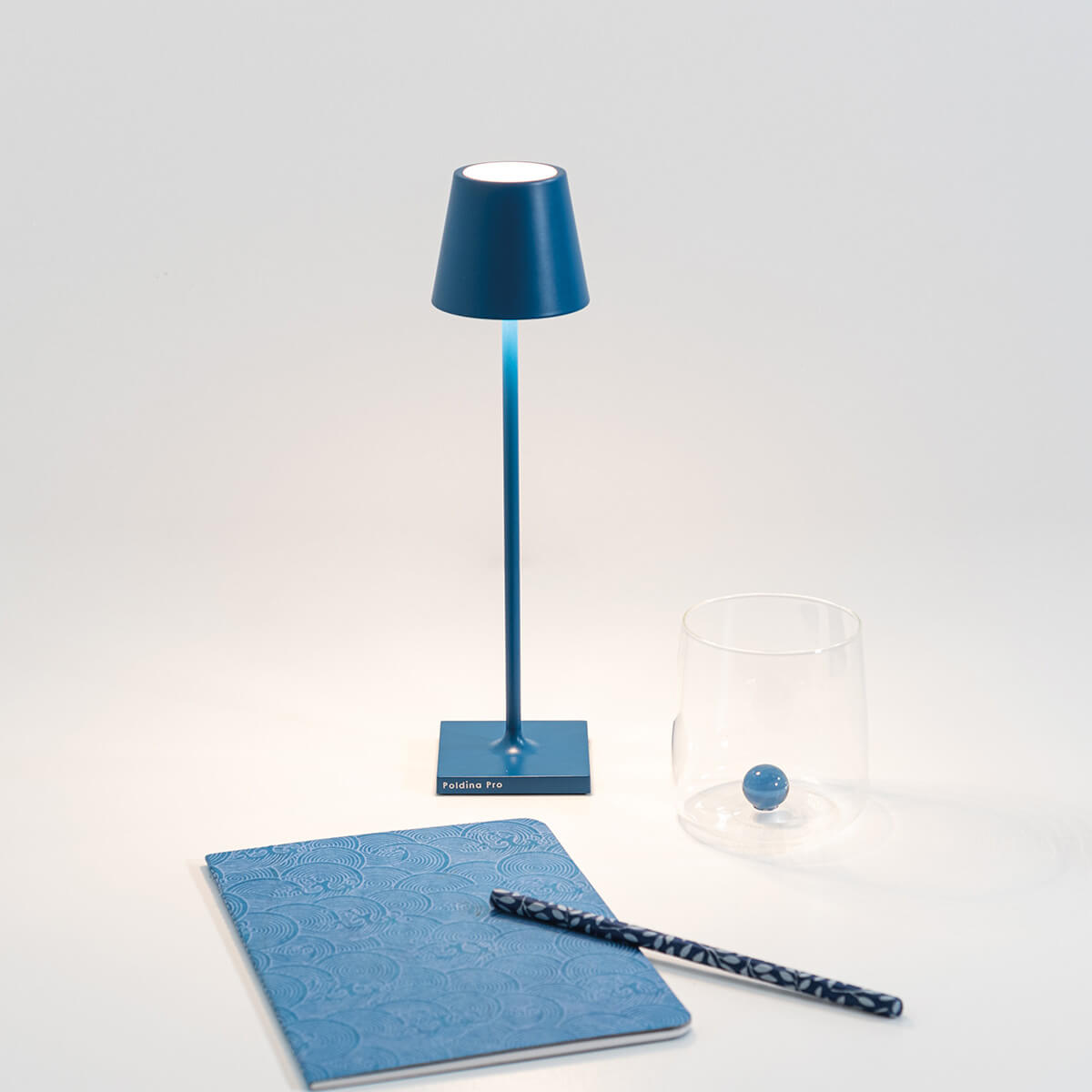 Zafferano AiLati Poldina micro Pro LED Akkuleuchte, Capri blau