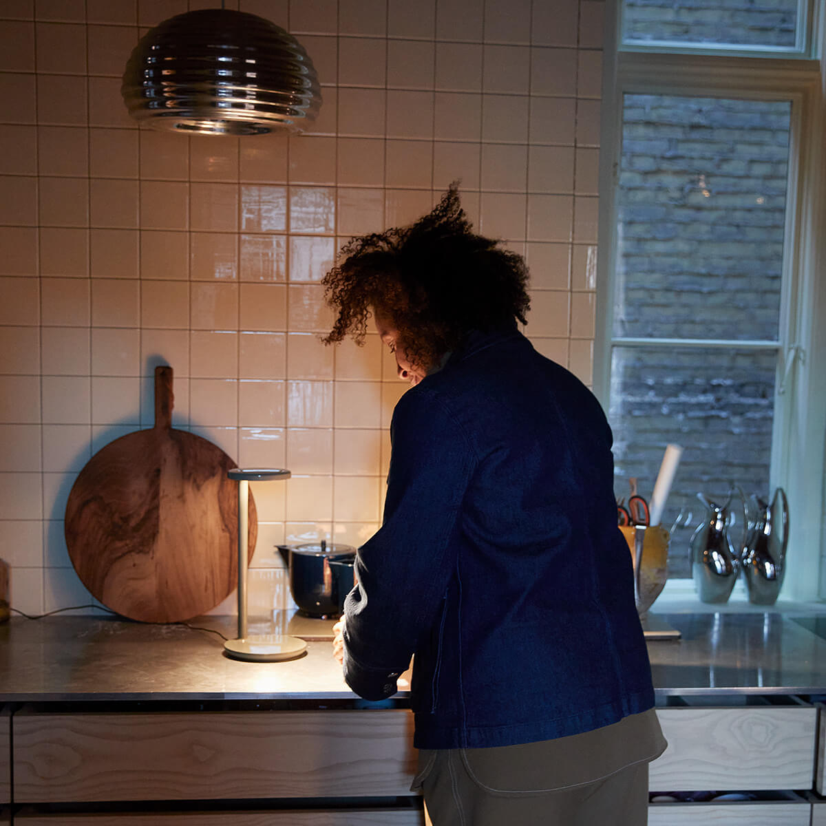 Flos Oblique LED Tischleuchte, salbei glänzend (©Petra Kleis)