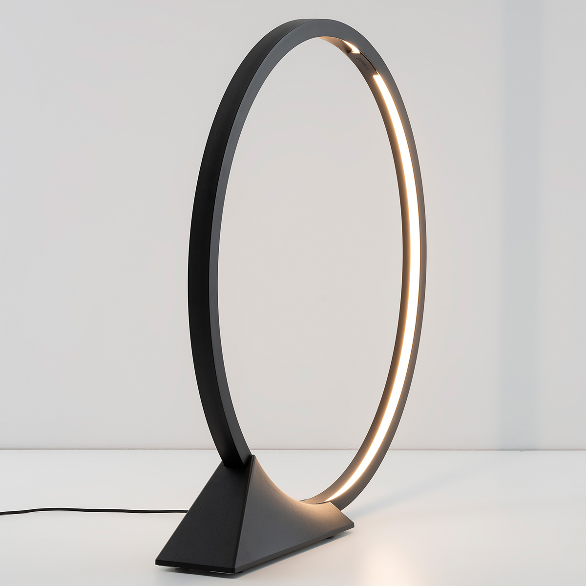 Artemide "O" Indoor LED Terra, schwarz