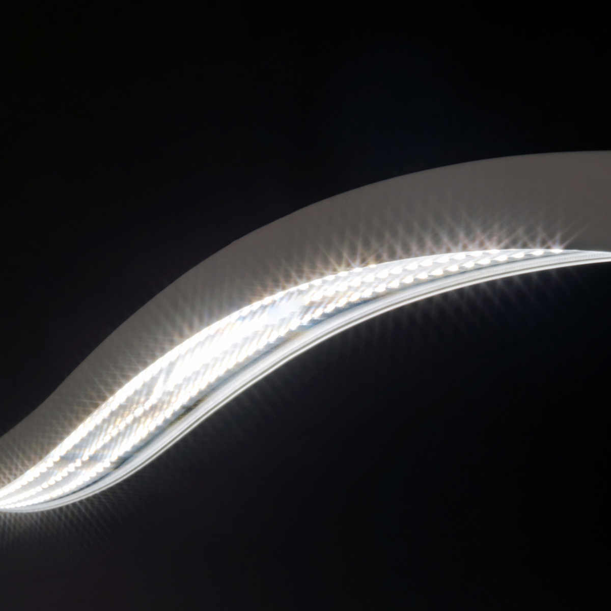 Serpentine LED Pendelleuchte, Ausstellungsstück, weiß
