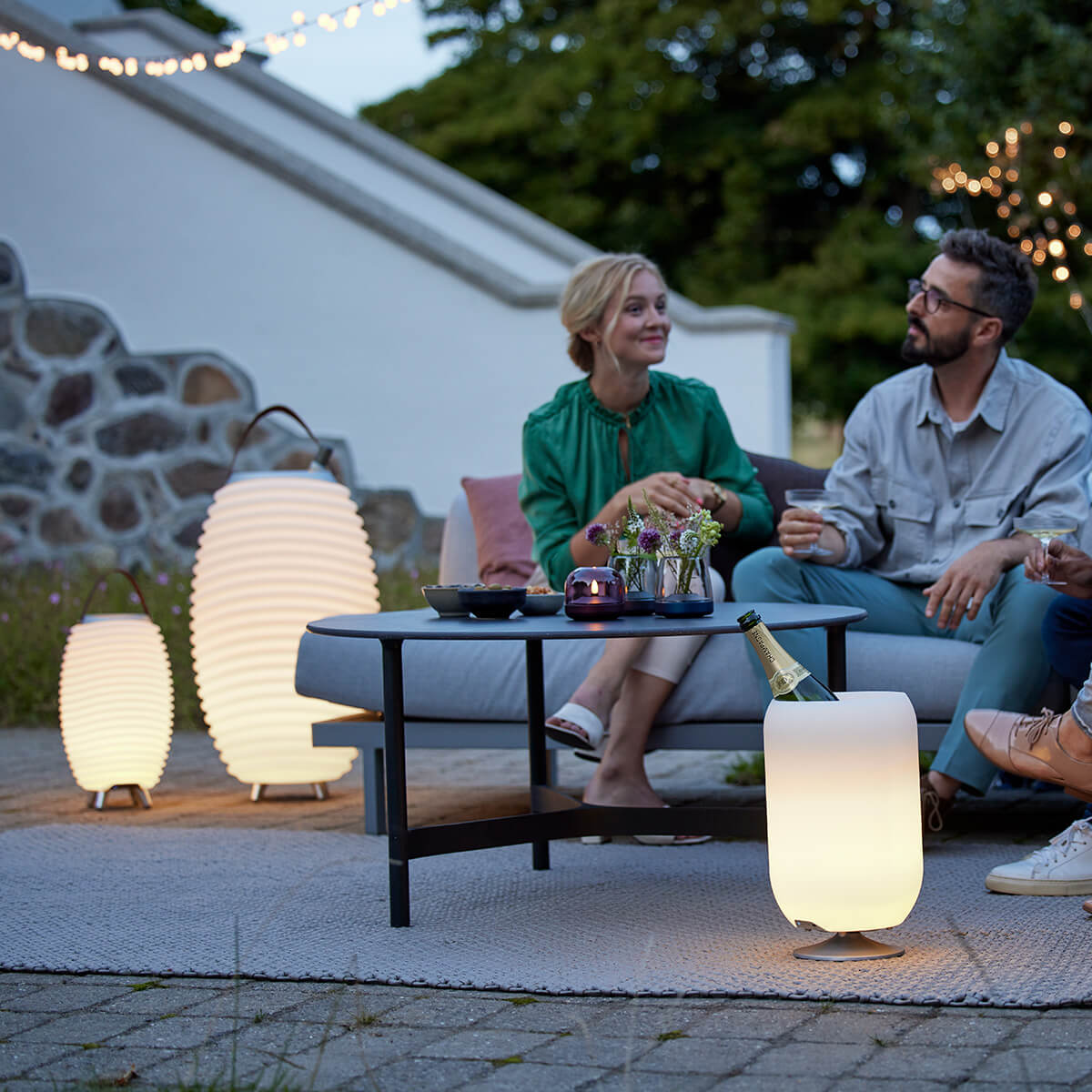 Kooduu Synergy 2.0 LED Akkuleuchte, Bluetooth Lautsprecher & Weinkühler, 35 (small, Höhe: 41 cm) und 65 (large, Höhe: 72 cm)
