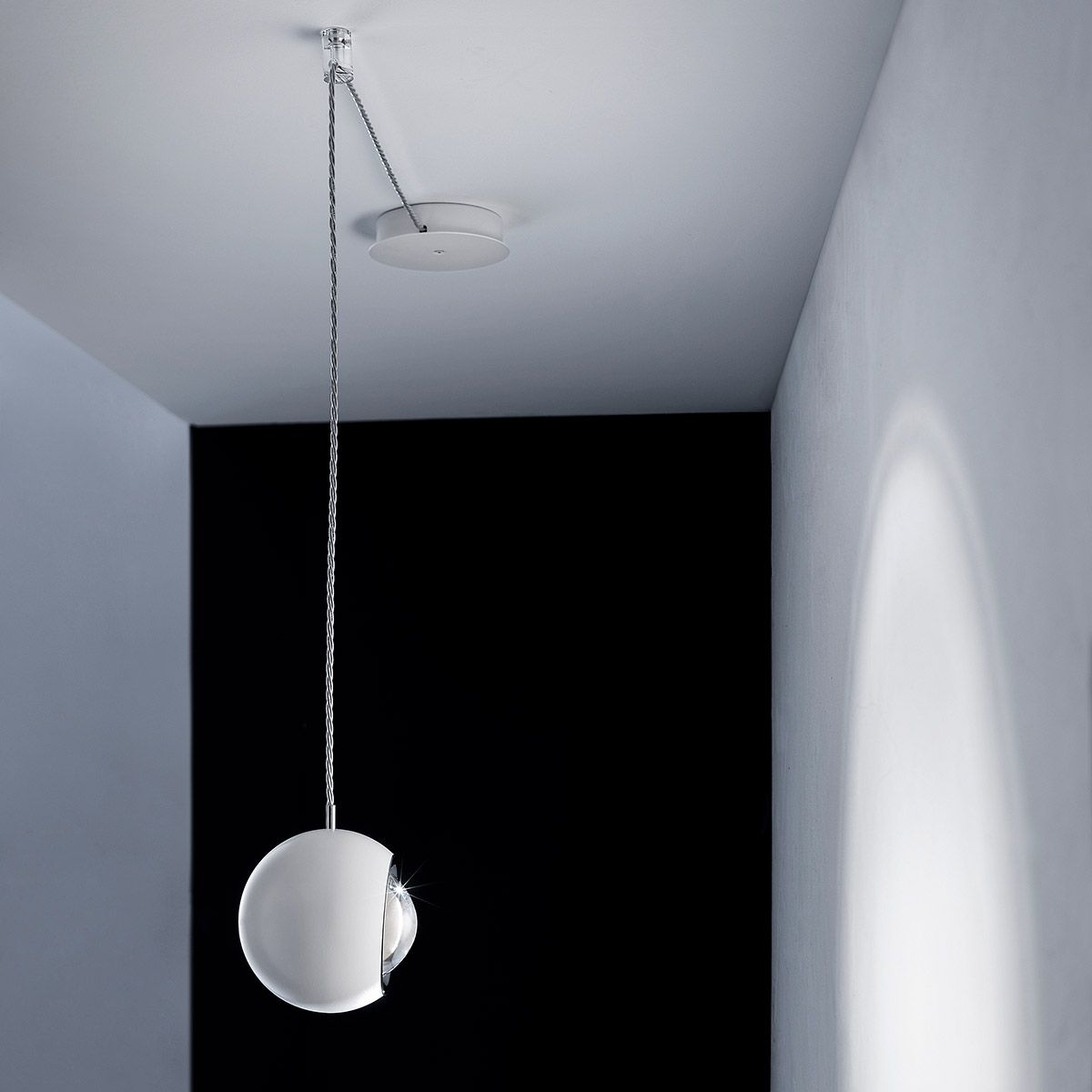 Lodes Spider LED Pendelleuchte, 1-flg., weiß matt