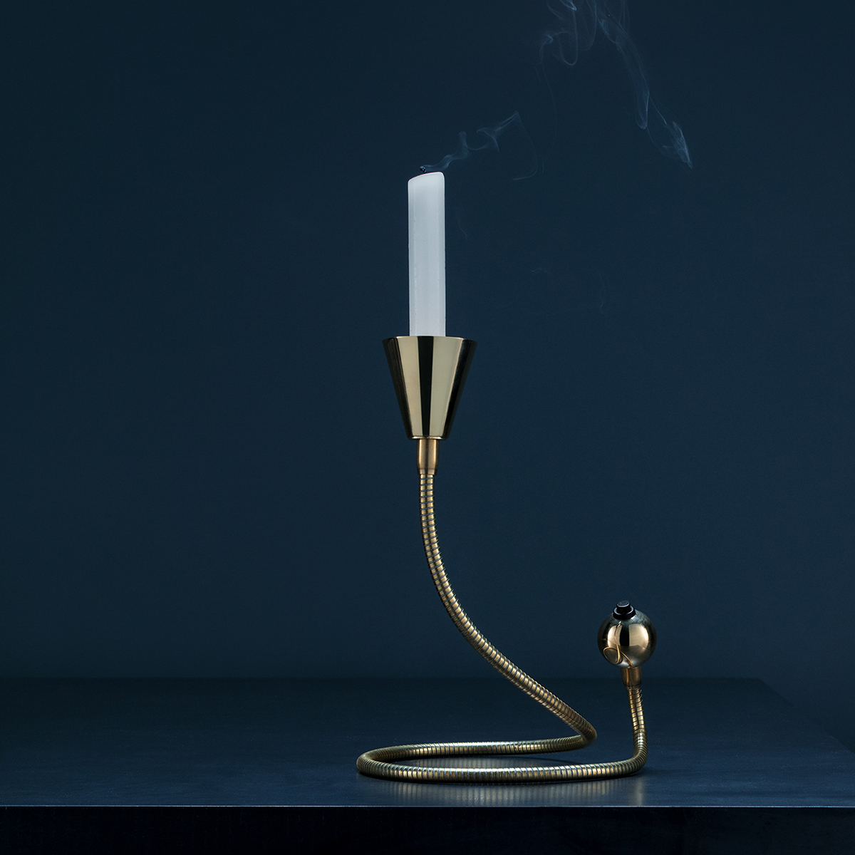 Catellani & Smith Miracolo Kerzenhalter, Messing (Foto: Nava-Rapacchietta)