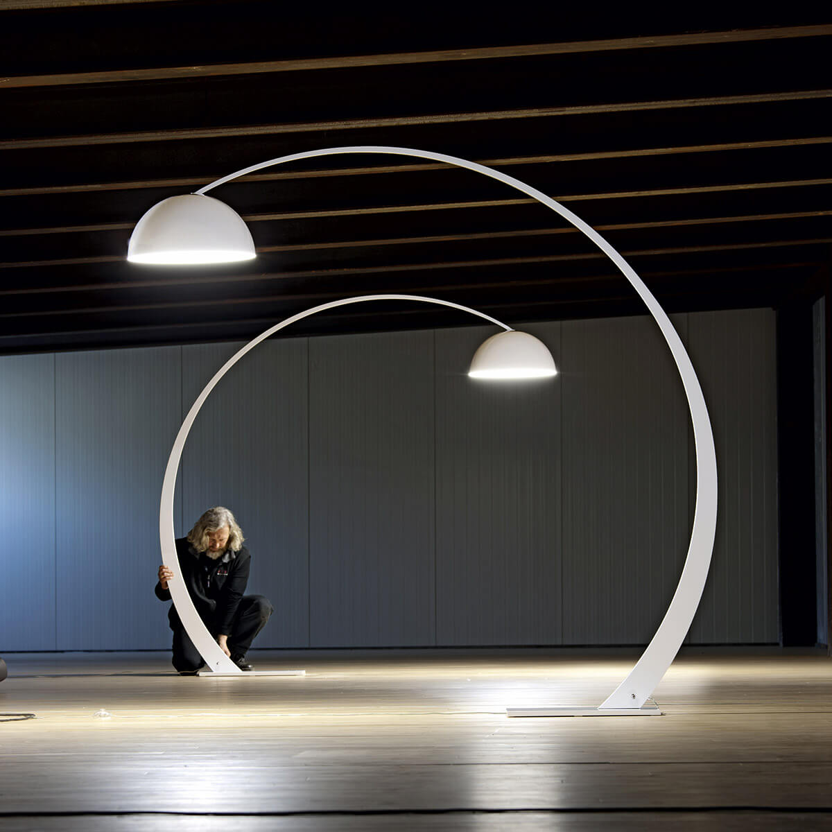 Zava 1962 LED Bogenleuchte und 1962 Big LED Bogenleuchte, weiß