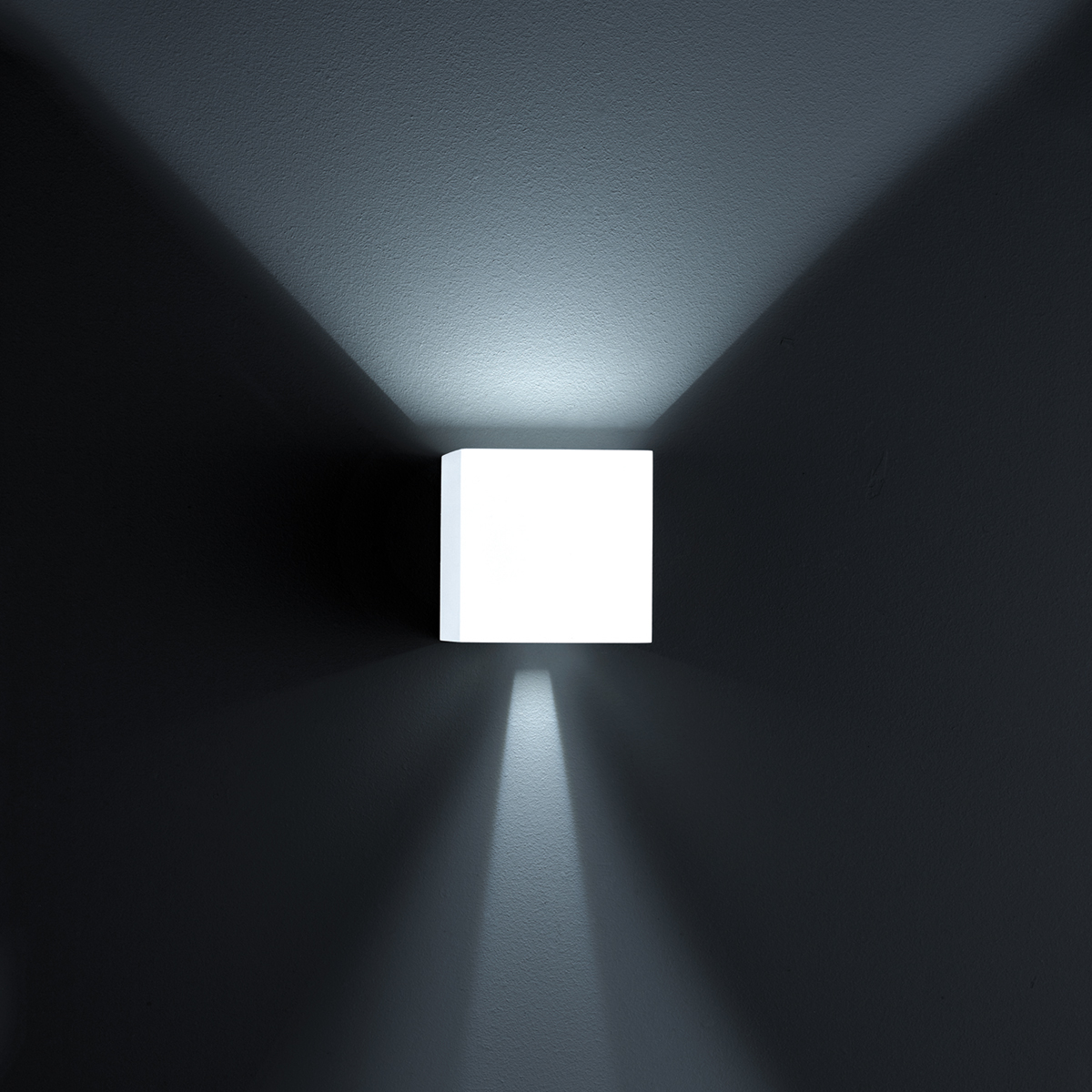 Helestra Siri 44 Up & Down LED Außenwandleuchte, weiß matt