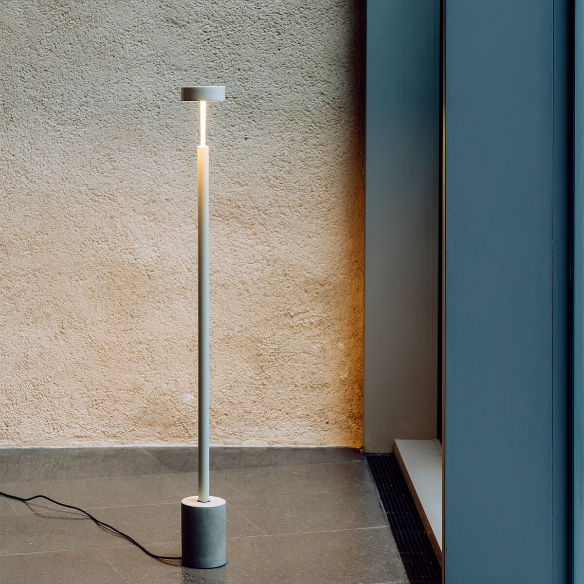 Milan Peak LED Stehleuchte, Höhe: 130 cm, nerzfarben