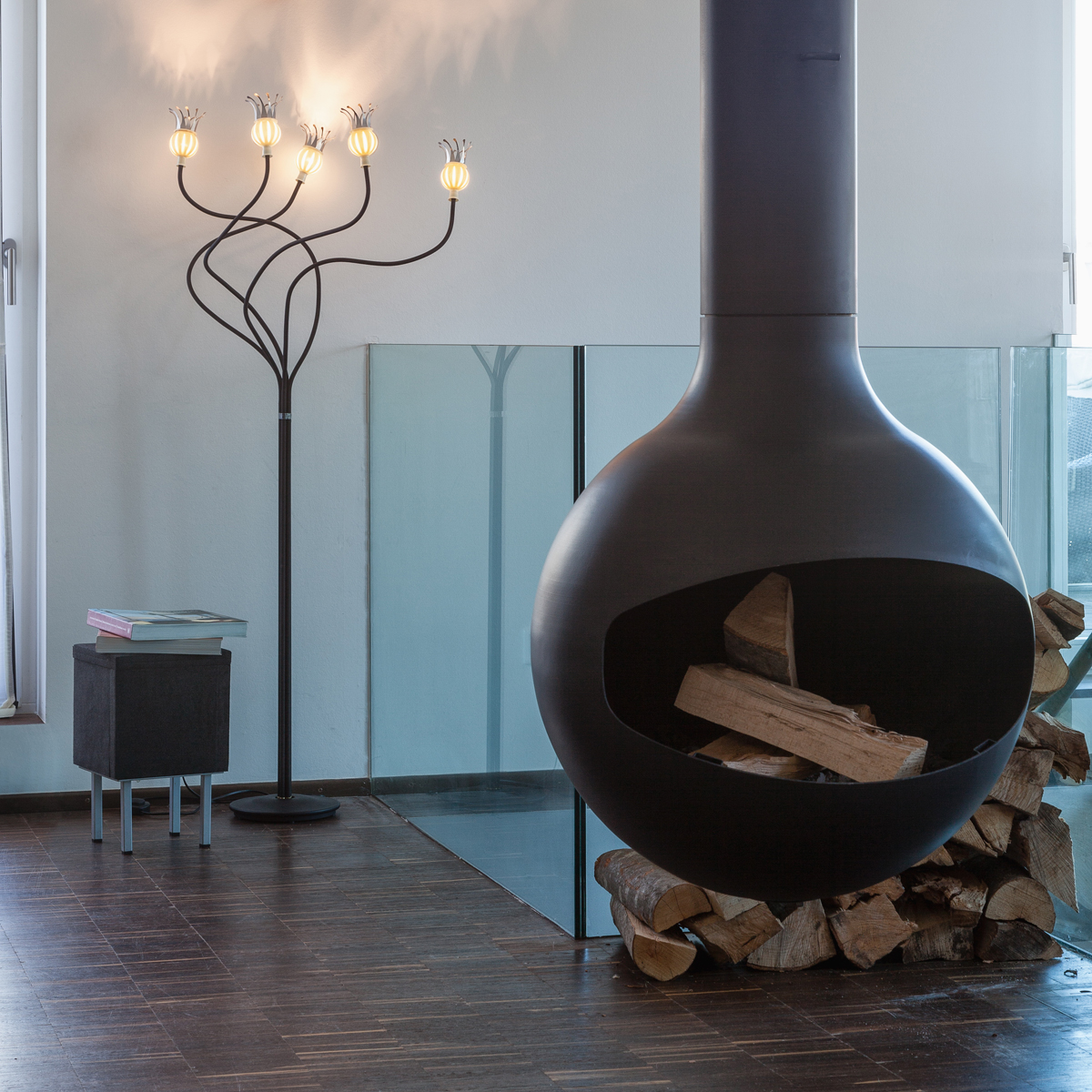 Serien.lighting Poppy Floor 5 Stehleuchte, Schirme: Keramik, Arme: schwarz