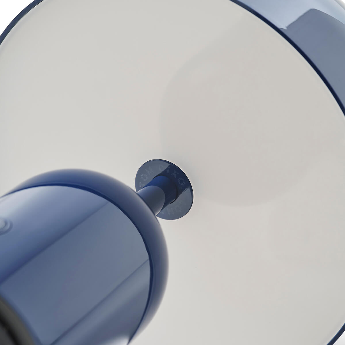 Tom Dixon Bell Portable LED Akkuleuchte, indigo glänzend