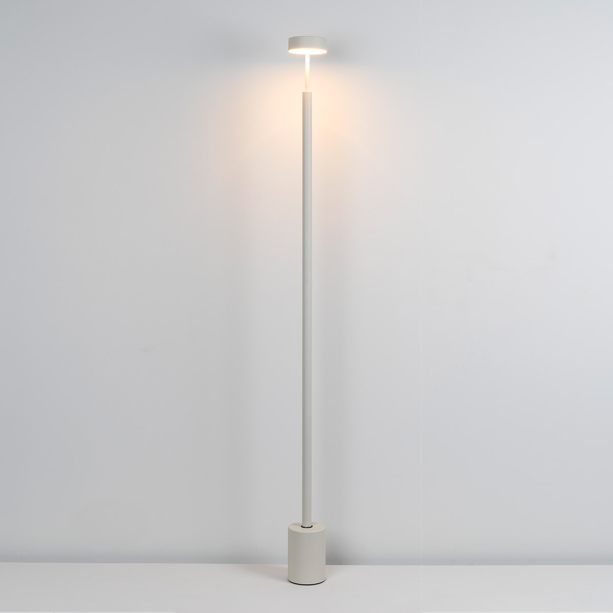 Milan Peak LED Stehleuchte, Höhe: 170 cm, nerzfarben