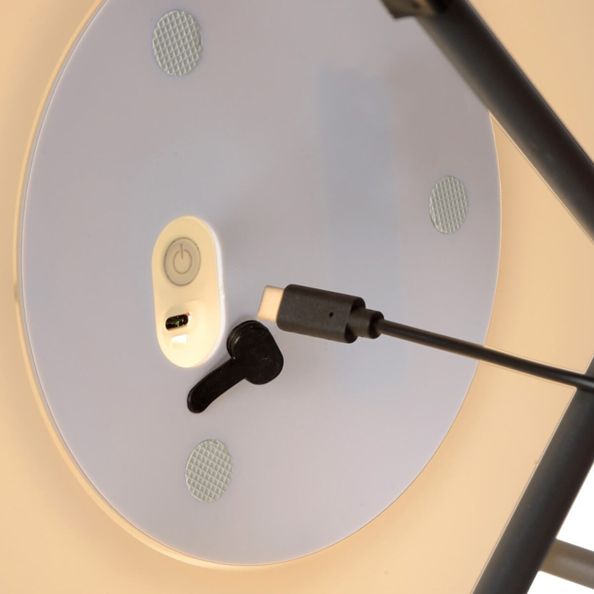 Lucide Pyramid LED Akkuleuchte, anthrazit, Ladeanschluss und Touchdimmer