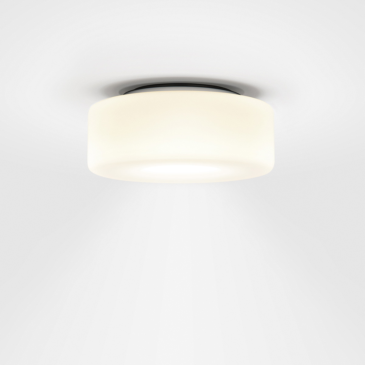 Serien.lighting Curling Ceiling M LED Deckenleuchte, 3000 K, Glas opal (©serien.lighting)