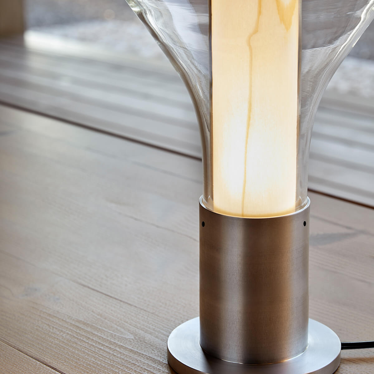 LZF Lamps Eris Tischleuchte, Alu natur / elfenbeinweiß