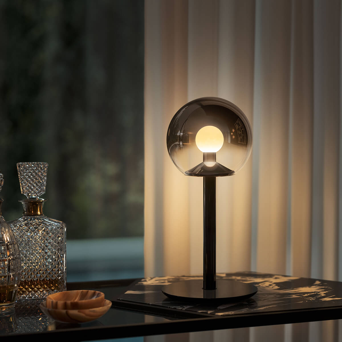 Occhio Luna sogno LED Tischleuchte, dark chrome