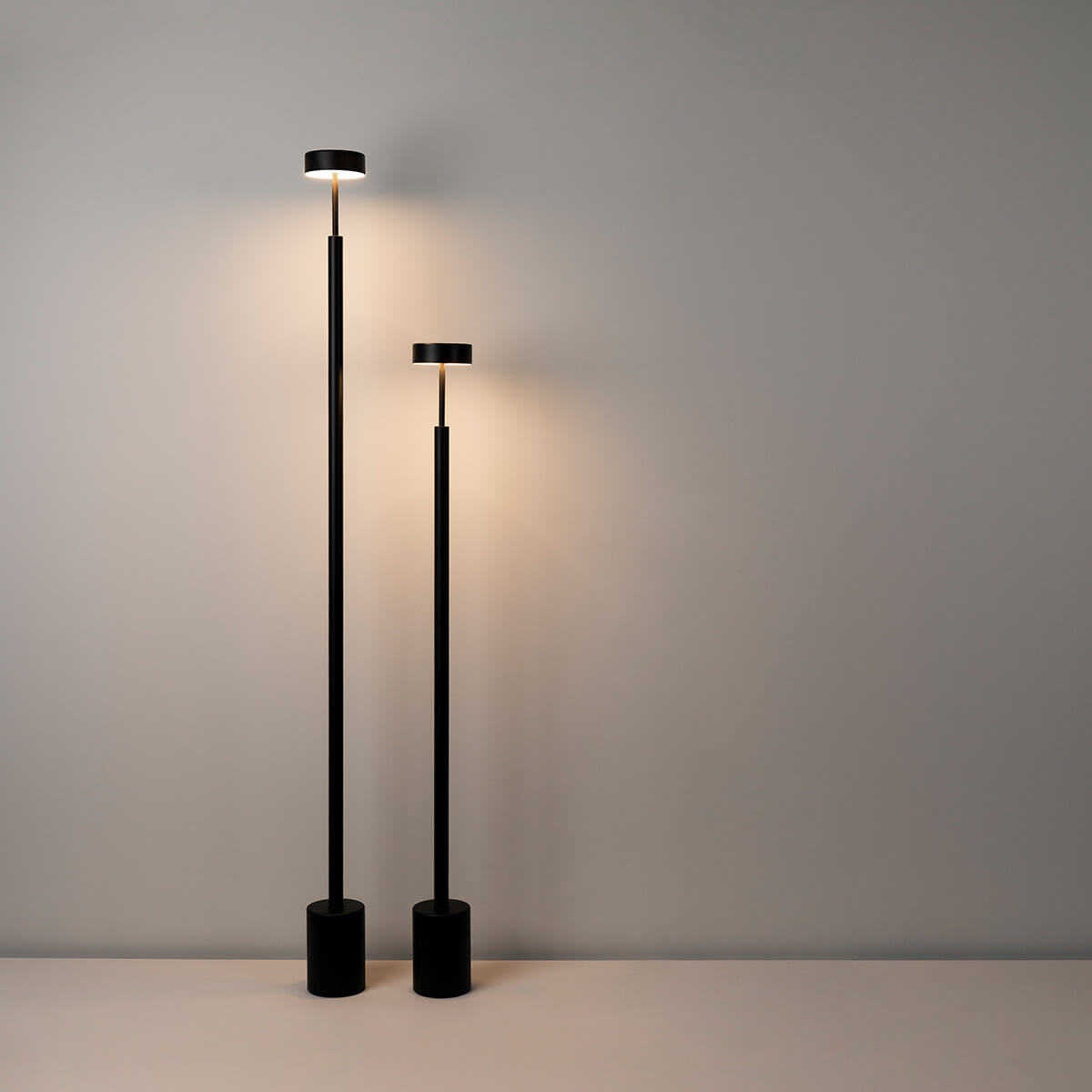Milan Peak LED Stehleuchte, Höhe: 130 cm und 170 cm, schwarz matt