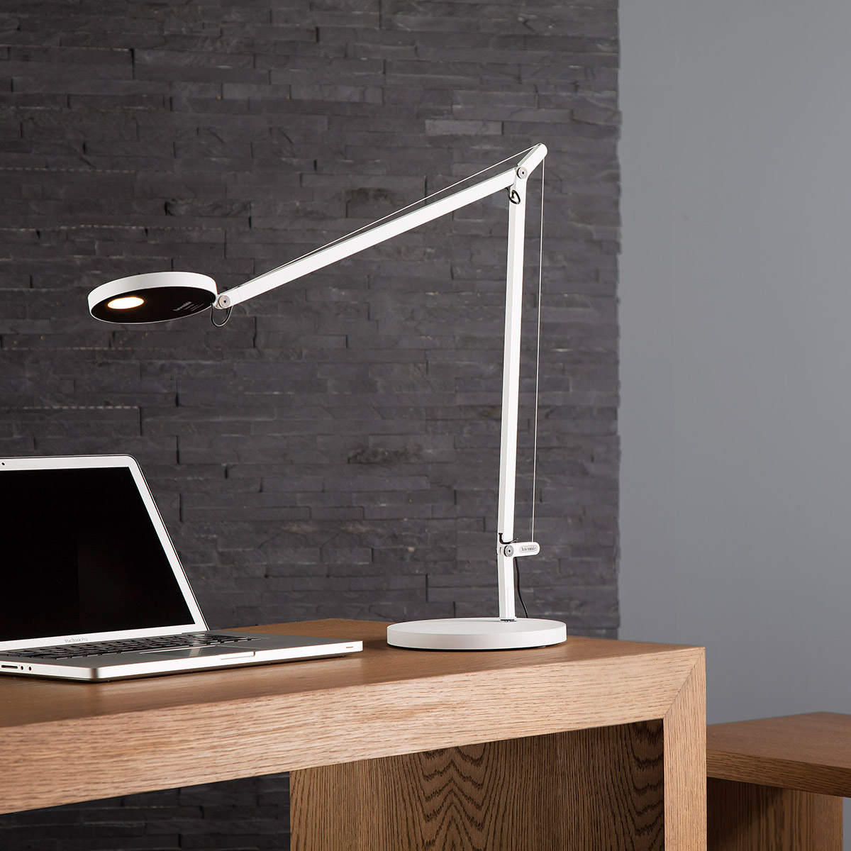 Artemide Demetra Tavolo LED, weiß, Anwendungsbild