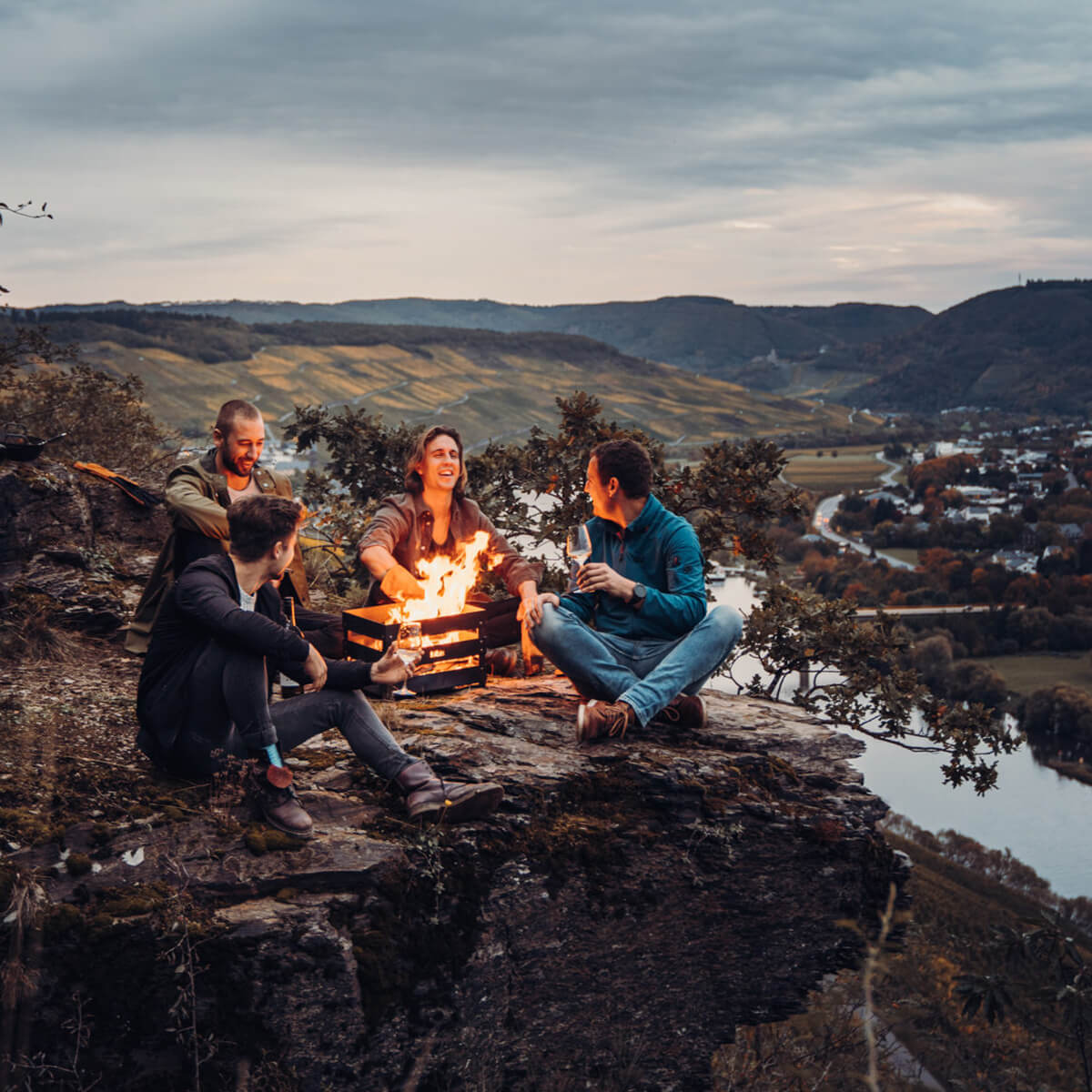 Höfats Crate Feuerkorb, Grill & Hocker, Corten-Stahl
