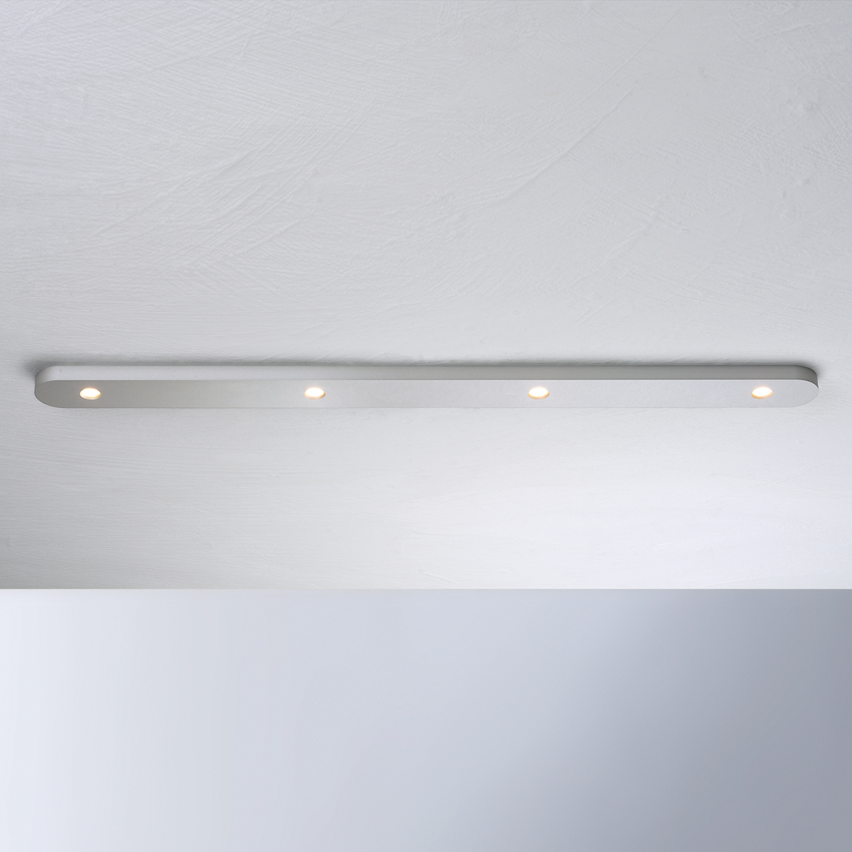 Bopp Close LED Deckenleuchte, 70 x 5 cm, Aluminium eloxiert