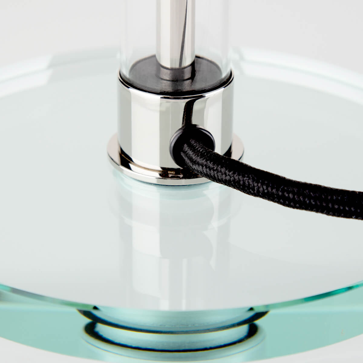 Tecnolumen Wagenfeld Tischleuchte WG 24, Metall vernickelt, Fuß + Schaft: Klarglas (©Leuchtenland.com)