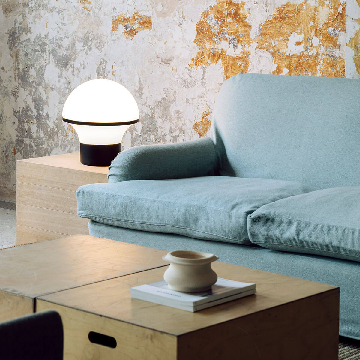 Milan Geyser Tischleuchte, Ø: 25 cm, schwarz matt / Opalglas satiniert