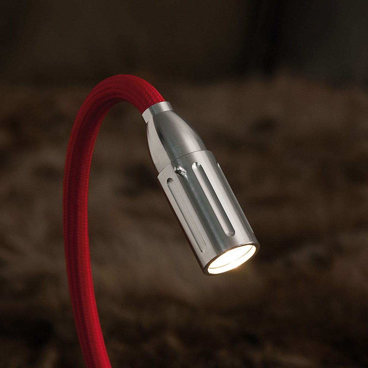 Less'n'more Zeus LED Wand- / Deckenleuchte, Textil: rot, Detail