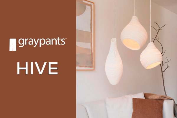 Graypants Hive Pendelleuchten aus Papier als warme Designerleuchten im modernen Wohnzimmer