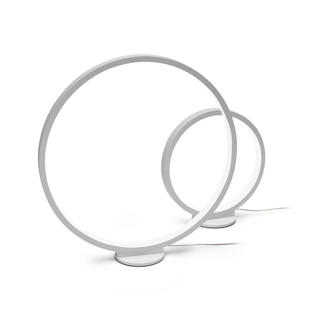 Cini & Nils Assolo43 Appoggio LED Stehleuchte, weiß, und Cini & Nils Assolo70 Terra Stehleuchte, weiß