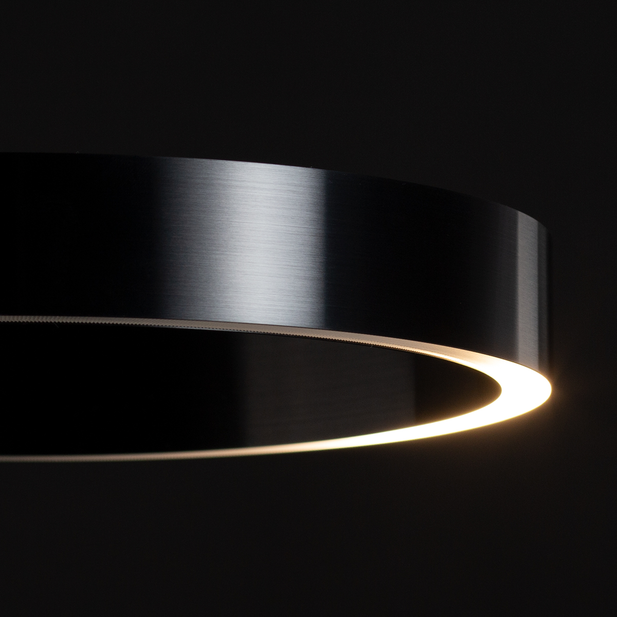 Occhio Gioia equilibrio "air" Tischleuchte, schwarz matt, Kopf: black phantom, "focus light"-Funktion (©Leuchtenland.com)